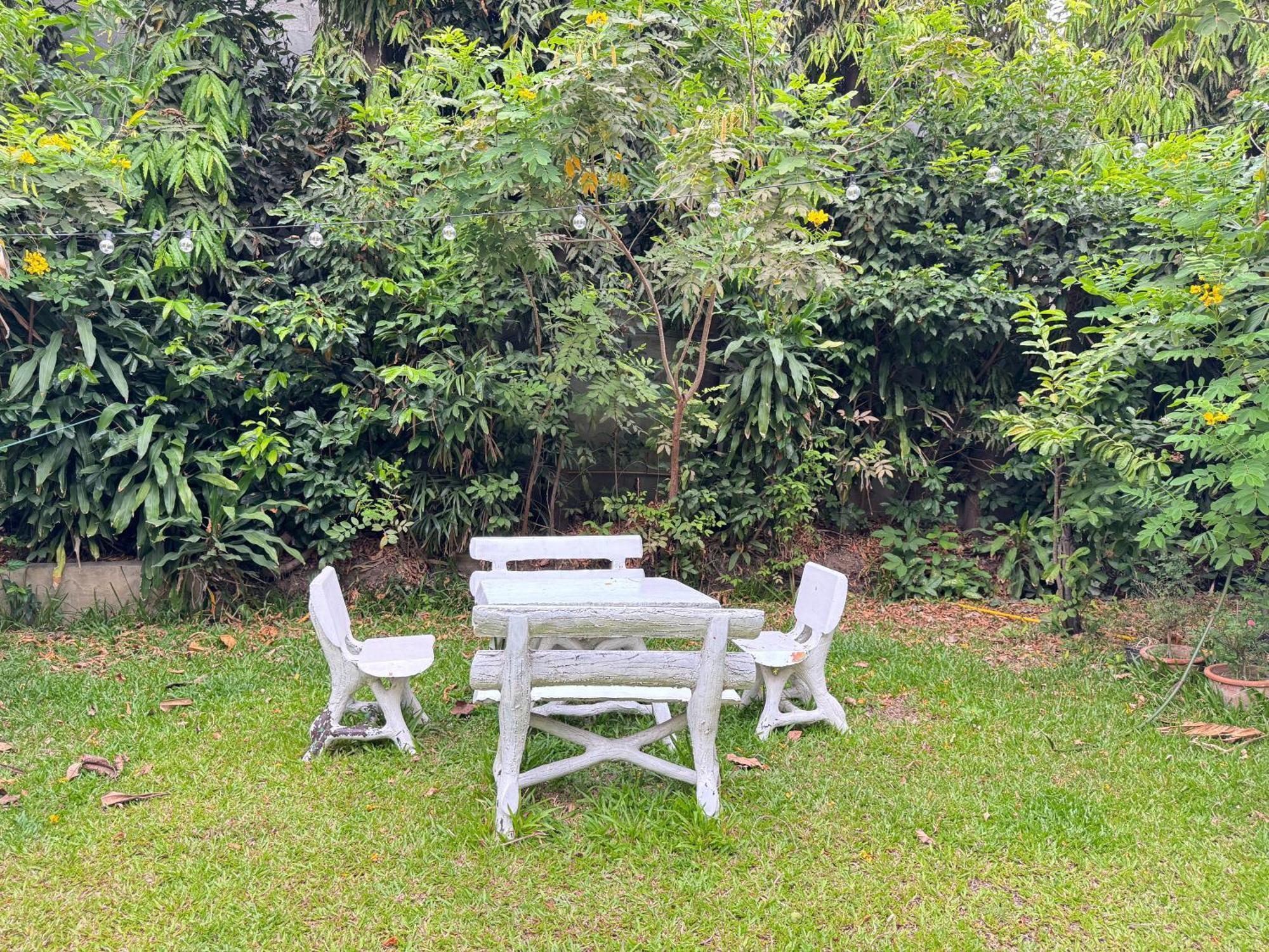 Collection O Khu Mueang Near Tha Phae Gate Formerly Lai Thai Guesthouse Чіангмай Екстер'єр фото